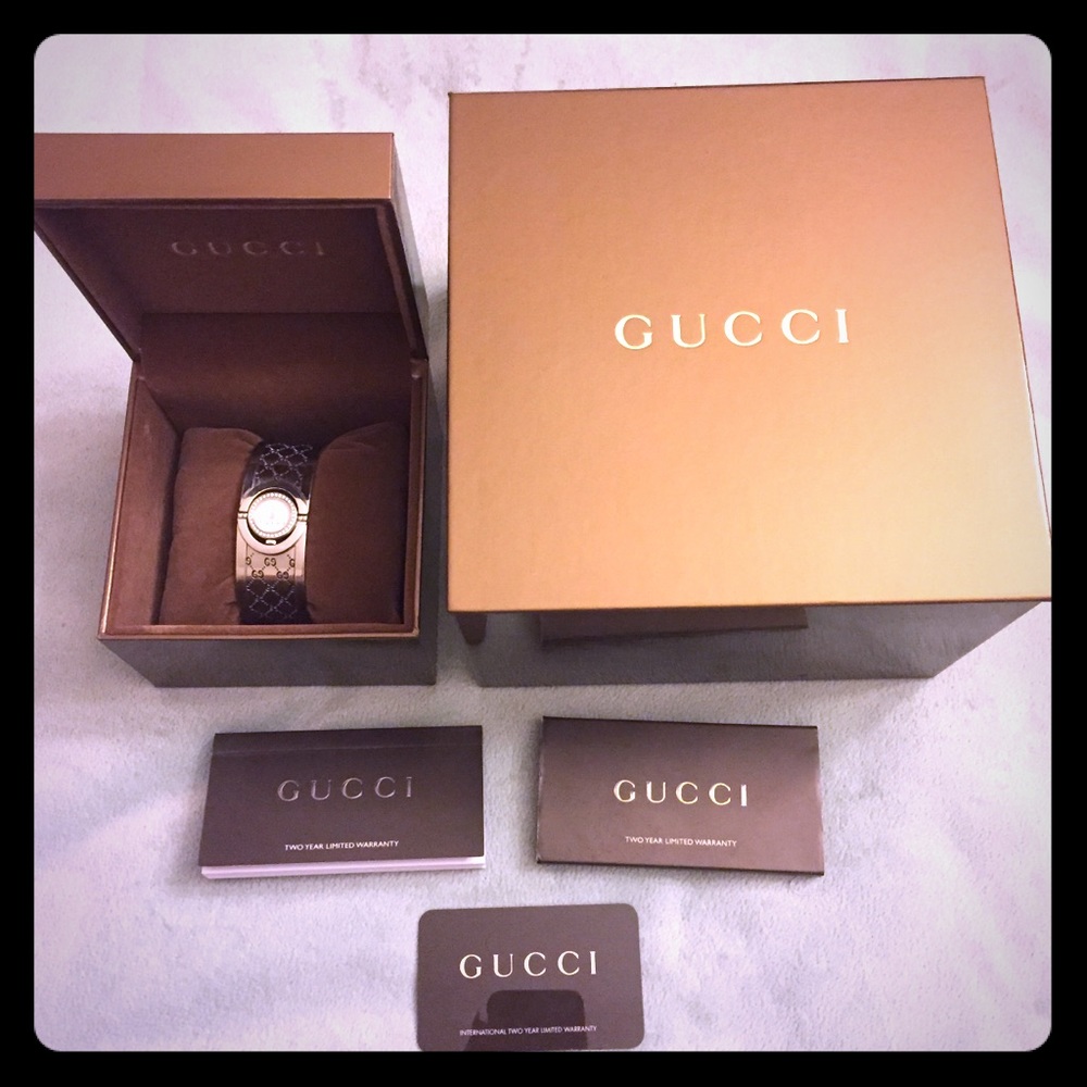 💯% Auth Gucci Twirl Small Diamonds Womens Watch
